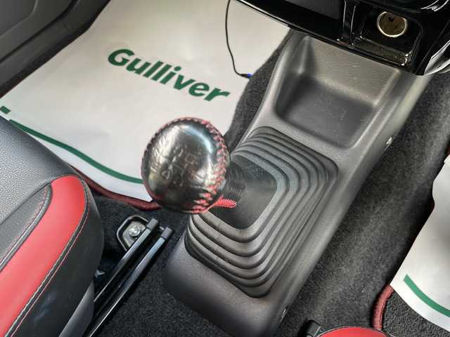 スズキ ジムニー クロスアドベンチャー 青森県 2014(平26)年 4.5万km ブルーイッシュブラックパール3 ・4WD/・黒×赤レザーシート/・社外SDナビ/　　（ワンセグTV/CD/SD)/・マッドフラップ/・バックカメラ/・フォグライト/・ウィンカーミラー/・純正マフラー積込/・純正フロントグリル積込/・運転席シートヒーター/・前後ドライブレコーダー/・背面タイヤ（ハードカバー）/・キーレスエントリー/・ETC/・ドアバイザー