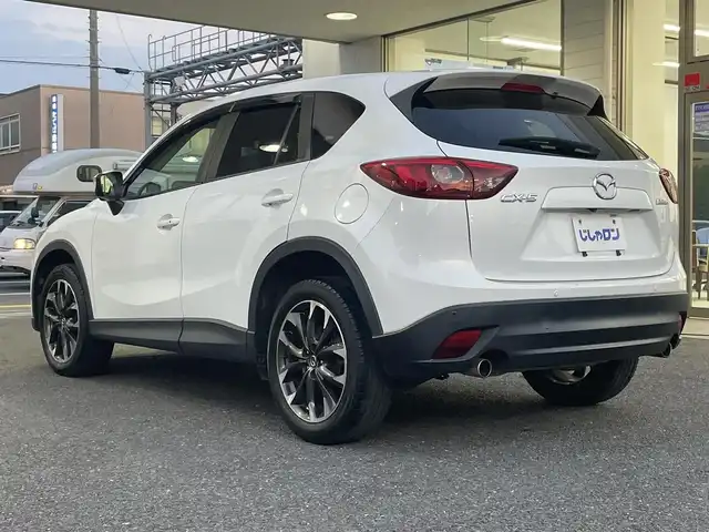 マツダ ＣＸ－５ XD Lパッケージ 埼玉県 2016(平28)年 12.6万km クリスタルホワイトパールマイカ (株)IDOMが運営する【じしゃロン鳩ヶ谷店】の自社ローン専用車両になりますこちらは現金またはオートローンご利用時の価格です。自社ローンご希望の方は別途その旨お申付け下さい/安全装備/　車両認知支援システム/　SBS/SCBS/　ブラインドスポットモニター/　レーンキープアシストシステム/　ドライバーアテンションアラート/　パーキングセンサー/純正ＳＤナビ/（AM/FM/CD/DVD/BT)/フルセグＴＶ/左サイド・バックカメラ/ＢＯＳＥサウンドシステム/９スピーカー/デュアルエアコン/シートヒーター/パワーシート/コーナーセンサー/アダプティブクルーズコントロール/ETC/ステアリングリモコン/革巻きハンドル/レザーシート/純正アルミホイール/アイドリングストップ/ドライビングポジションメモリー機能/プッシュスタートボタン/   スマートキー×1/電動格納式ウィンカーミラー/電動パーキングブレーキ/トノカバー/ドアバイザー