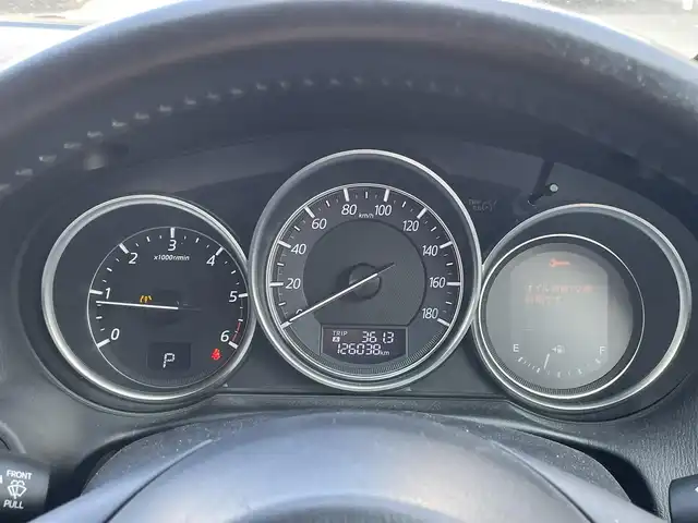 マツダ ＣＸ－５ XD Lパッケージ 埼玉県 2016(平28)年 12.6万km クリスタルホワイトパールマイカ (株)IDOMが運営する【じしゃロン鳩ヶ谷店】の自社ローン専用車両になりますこちらは現金またはオートローンご利用時の価格です。自社ローンご希望の方は別途その旨お申付け下さい/安全装備/　車両認知支援システム/　SBS/SCBS/　ブラインドスポットモニター/　レーンキープアシストシステム/　ドライバーアテンションアラート/　パーキングセンサー/純正ＳＤナビ/（AM/FM/CD/DVD/BT)/フルセグＴＶ/左サイド・バックカメラ/ＢＯＳＥサウンドシステム/９スピーカー/デュアルエアコン/シートヒーター/パワーシート/コーナーセンサー/アダプティブクルーズコントロール/ETC/ステアリングリモコン/革巻きハンドル/レザーシート/純正アルミホイール/アイドリングストップ/ドライビングポジションメモリー機能/プッシュスタートボタン/   スマートキー×1/電動格納式ウィンカーミラー/電動パーキングブレーキ/トノカバー/ドアバイザー