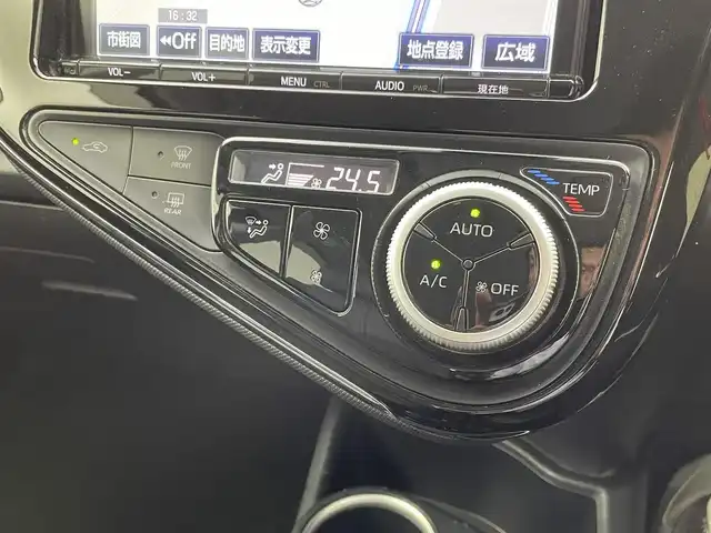 トヨタ アクア クロスオーバー 群馬県 2017(平29)年 5万km ジュエリーパープルマイカM プリクラッシュブレーキ　純正９インチナビ　バックカメラ　ＬＥＤライト　オートハイビーム　ハーフレザーシート　純正１５インチアルミホイール　ステアリングリモコン　スマートキー　横滑り防止装置　禁煙車