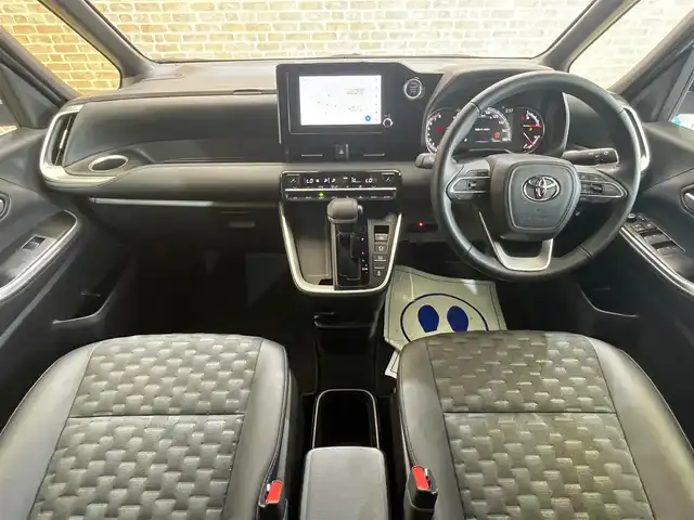 トヨタ ヴォクシー S－Z 岩手県 2023(令5)年 3.2万km ホワイトパールクリスタルシャイン ４WD/両側パワースライドドア/MTモード付きAT/寒冷地仕様/衝突被害軽減システム/横滑り防止装置/コーナーセンサー/クルーズコントロール/バックカメラ/オートライト/オートマチックハイビーム/シートヒーター/純正LEDヘッドライト/ETC/ドライブレコーダー/純正ナビ/純正16インチアルミホイール