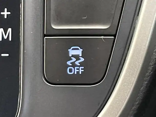 トヨタ ヴォクシー S－Z 岩手県 2023(令5)年 3.2万km ホワイトパールクリスタルシャイン ４WD/両側パワースライドドア/MTモード付きAT/寒冷地仕様/衝突被害軽減システム/横滑り防止装置/コーナーセンサー/クルーズコントロール/バックカメラ/オートライト/オートマチックハイビーム/シートヒーター/純正LEDヘッドライト/ETC/ドライブレコーダー/純正ナビ/純正16インチアルミホイール