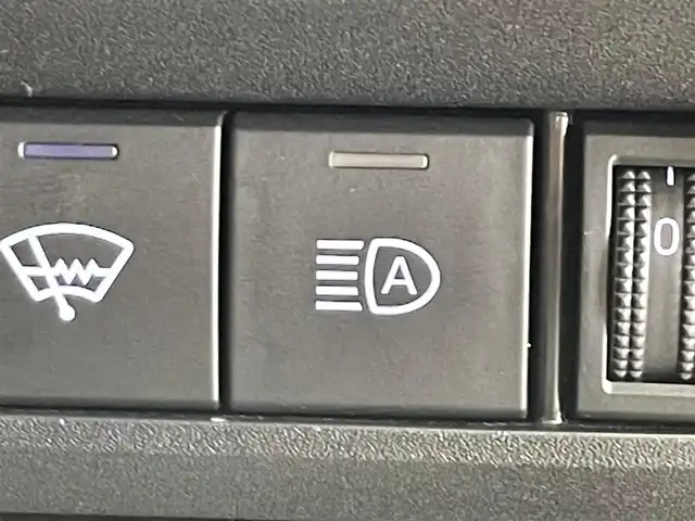 トヨタ ヴォクシー S－Z 岩手県 2023(令5)年 3.2万km ホワイトパールクリスタルシャイン ４WD/両側パワースライドドア/MTモード付きAT/寒冷地仕様/衝突被害軽減システム/横滑り防止装置/コーナーセンサー/クルーズコントロール/バックカメラ/オートライト/オートマチックハイビーム/シートヒーター/純正LEDヘッドライト/ETC/ドライブレコーダー/純正ナビ/純正16インチアルミホイール