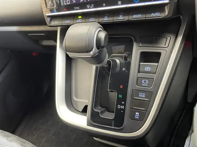 トヨタ ヴォクシー S－Z 岩手県 2023(令5)年 3.2万km ホワイトパールクリスタルシャイン ４WD/両側パワースライドドア/MTモード付きAT/寒冷地仕様/衝突被害軽減システム/横滑り防止装置/コーナーセンサー/クルーズコントロール/バックカメラ/オートライト/オートマチックハイビーム/シートヒーター/純正LEDヘッドライト/ETC/ドライブレコーダー/純正ナビ/純正16インチアルミホイール