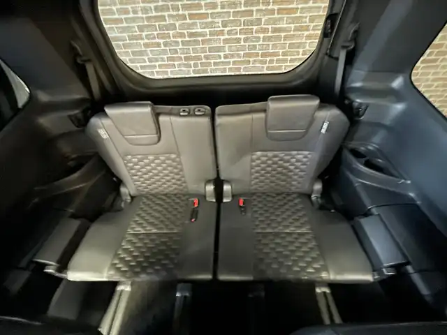 トヨタ ヴォクシー S－Z 岩手県 2023(令5)年 3.2万km ホワイトパールクリスタルシャイン ４WD/両側パワースライドドア/MTモード付きAT/寒冷地仕様/衝突被害軽減システム/横滑り防止装置/コーナーセンサー/クルーズコントロール/バックカメラ/オートライト/オートマチックハイビーム/シートヒーター/純正LEDヘッドライト/ETC/ドライブレコーダー/純正ナビ/純正16インチアルミホイール