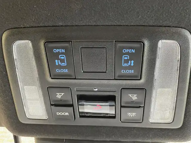 トヨタ ヴォクシー S－Z 岩手県 2023(令5)年 3.2万km ホワイトパールクリスタルシャイン ４WD/両側パワースライドドア/MTモード付きAT/寒冷地仕様/衝突被害軽減システム/横滑り防止装置/コーナーセンサー/クルーズコントロール/バックカメラ/オートライト/オートマチックハイビーム/シートヒーター/純正LEDヘッドライト/ETC/ドライブレコーダー/純正ナビ/純正16インチアルミホイール