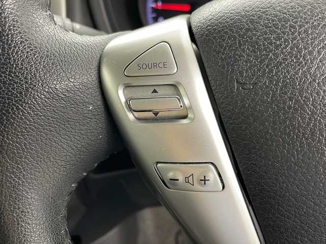 日産 ノート メダリスト X FOUR Vセレ+セーフティⅡ 道央・札幌 2016(平28)年 4.3万km インペリアルアンバーP ・4WD/・寒冷地仕様/・純正ナビ（MC315D-W）/・CD/DVD/SD/フルセグTV/・Bluetooth接続/・全方位カメラ/・衝突被害軽減ブレーキ/・レーンキープアシスト/・社外前後ドライブレコーダー/・ステアリングスイッチ/・ハーフレザーシート/・LEDヘッドライト/オートライト/・スマートキー/スペアキー/・純正ホイールキャップ付冬タイヤ積込