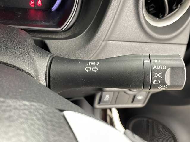 日産 ノート メダリスト X FOUR Vセレ+セーフティⅡ 道央・札幌 2016(平28)年 4.3万km インペリアルアンバーP ・4WD/・寒冷地仕様/・純正ナビ（MC315D-W）/・CD/DVD/SD/フルセグTV/・Bluetooth接続/・全方位カメラ/・衝突被害軽減ブレーキ/・レーンキープアシスト/・社外前後ドライブレコーダー/・ステアリングスイッチ/・ハーフレザーシート/・LEDヘッドライト/オートライト/・スマートキー/スペアキー/・純正ホイールキャップ付冬タイヤ積込