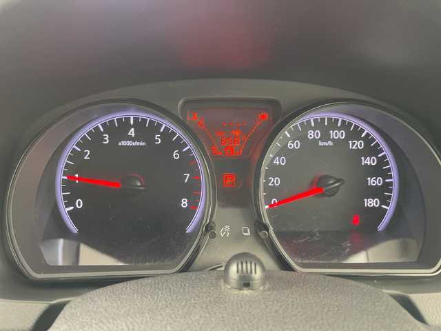 日産 ノート メダリスト X FOUR Vセレ+セーフティⅡ 道央・札幌 2016(平28)年 4.3万km インペリアルアンバーP ・4WD/・寒冷地仕様/・純正ナビ（MC315D-W）/・CD/DVD/SD/フルセグTV/・Bluetooth接続/・全方位カメラ/・衝突被害軽減ブレーキ/・レーンキープアシスト/・社外前後ドライブレコーダー/・ステアリングスイッチ/・ハーフレザーシート/・LEDヘッドライト/オートライト/・スマートキー/スペアキー/・純正ホイールキャップ付冬タイヤ積込