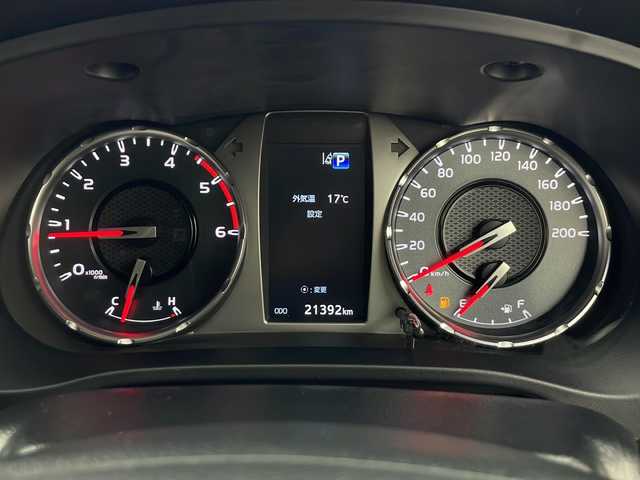 トヨタ ハイラックス Z GRスポーツ 秋田県 2023(令5)年 2.2万km アティチュードブラックマイカ 4WD/純正ナビ/(FM/AM/Bluetooth/フルセグTV)/全方位カメラ/バックカメラ/ハーフレザーシート/ディーゼル/ターボ/レーダークルーズコントロール/コーナーセンサー/レーンキープアシスト/横滑り防止装置/リアデフロック/ダウンヒルアシスト/アイドリングストップ/ETC/ドライブレコーダー/パドルシフト/D席パワーシート/LEDヘッドライト/オートライト/プッシュスタート/スマートキー/スペアキー/純正アルミホイール/社外フロアマット/リフトアップ
