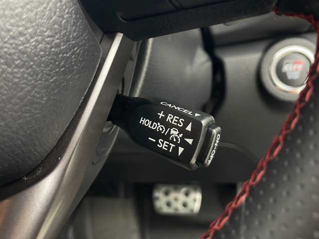 トヨタ ハイラックス Z GRスポーツ 秋田県 2023(令5)年 2.2万km アティチュードブラックマイカ 4WD/純正ナビ/(FM/AM/Bluetooth/フルセグTV)/全方位カメラ/バックカメラ/ハーフレザーシート/ディーゼル/ターボ/レーダークルーズコントロール/コーナーセンサー/レーンキープアシスト/横滑り防止装置/リアデフロック/ダウンヒルアシスト/アイドリングストップ/ETC/ドライブレコーダー/パドルシフト/D席パワーシート/LEDヘッドライト/オートライト/プッシュスタート/スマートキー/スペアキー/純正アルミホイール/社外フロアマット/リフトアップ