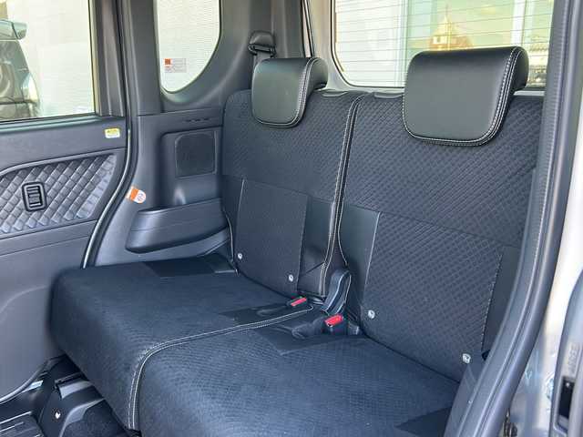 ダイハツ タント カスタム RS スタイルセレクション 秋田県 2021(令3)年 0.3万km シルバー 純正SDナビ/純正BT、CD、DVD、フルセグTV/全方位カメラ/両側パワースライドドア/ドライブレコーダー/前後コーナーセンサー/ETC/スペアキー/取説、保証書/４WD