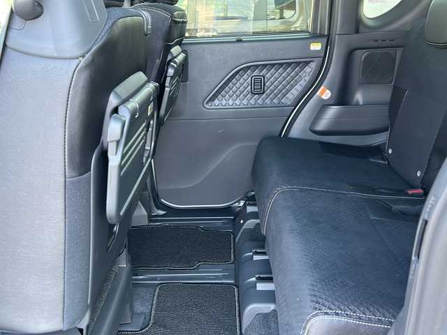 ダイハツ タント カスタム RS スタイルセレクション 秋田県 2021(令3)年 0.3万km シルバー 純正SDナビ/純正BT、CD、DVD、フルセグTV/全方位カメラ/両側パワースライドドア/ドライブレコーダー/前後コーナーセンサー/ETC/スペアキー/取説、保証書/４WD