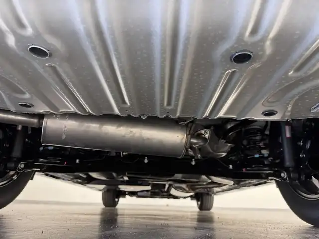 日産 セレナ e－パワー ハイウェイスター V 三重県 2025(令7)年 0.1千km プリズムホワイト 登録済未使用車/e-POWER/FF/インパネCVT/純正 12.3インチ Nissan Connectナビ/（AM/FM/USB/iPod/TV/Bluetooth/HDMI/CarPlay/AndroidAuto）/11インチ 純正後席モニター/アラウンドビューモニター（移動物検知機能付）/両側ハンズフリーオートスライドドア/ドライブレコーダー前後*/ETC2.0*/安全/・プロパイロット・緊急停止支援システム（SOSコール機能付）*/・エマージェンシーブレーキ/・衝突回避ステアリングアシスト/・LI（車線逸脱防止支援システム）＋LDW（車線逸脱警報）/・BSI（後側方衝突防止支援）＋BSW（後側方車両検知警報）/・RCTA（後退時車両検知警報）/・DA（ふらつき警報）/・踏み間違い衝突防止アシスト/・標識検知（進入禁止/最高速度/一時停止）/・フロント＆バックソナー/など/その他装備/・インテリジェントルームミラー*/・左右・後席独立オートエアコン/・オートライト、LEDヘッドライト、アダプティブLEDヘッドライト/・電動パーキングブレーキ＆ブレーキホールド/・USB充電ジャック（TYPE-Ax1、TYPE-Cx5）/・純正16inAW/・保/取/・スマートキーx2/など