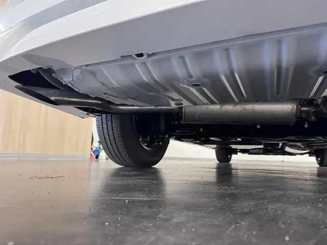 日産 セレナ e－パワー ハイウェイスター V 三重県 2025(令7)年 0.1千km プリズムホワイト 登録済未使用車/e-POWER/FF/インパネCVT/純正 12.3インチ Nissan Connectナビ/（AM/FM/USB/iPod/TV/Bluetooth/HDMI/CarPlay/AndroidAuto）/11インチ 純正後席モニター/アラウンドビューモニター（移動物検知機能付）/両側ハンズフリーオートスライドドア/ドライブレコーダー前後*/ETC2.0*/安全/・プロパイロット・緊急停止支援システム（SOSコール機能付）*/・エマージェンシーブレーキ/・衝突回避ステアリングアシスト/・LI（車線逸脱防止支援システム）＋LDW（車線逸脱警報）/・BSI（後側方衝突防止支援）＋BSW（後側方車両検知警報）/・RCTA（後退時車両検知警報）/・DA（ふらつき警報）/・踏み間違い衝突防止アシスト/・標識検知（進入禁止/最高速度/一時停止）/・フロント＆バックソナー/など/その他装備/・インテリジェントルームミラー*/・左右・後席独立オートエアコン/・オートライト、LEDヘッドライト、アダプティブLEDヘッドライト/・電動パーキングブレーキ＆ブレーキホールド/・USB充電ジャック（TYPE-Ax1、TYPE-Cx5）/・純正16inAW/・保/取/・スマートキーx2/など