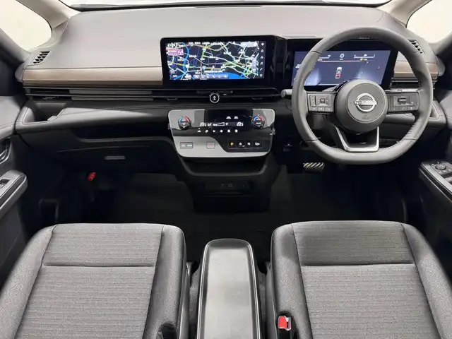 日産 セレナ e－パワー ハイウェイスター V 三重県 2025(令7)年 0.1千km プリズムホワイト 登録済未使用車/e-POWER/FF/インパネCVT/純正 12.3インチ Nissan Connectナビ/（AM/FM/USB/iPod/TV/Bluetooth/HDMI/CarPlay/AndroidAuto）/11インチ 純正後席モニター/アラウンドビューモニター（移動物検知機能付）/両側ハンズフリーオートスライドドア/ドライブレコーダー前後*/ETC2.0*/安全/・プロパイロット・緊急停止支援システム（SOSコール機能付）*/・エマージェンシーブレーキ/・衝突回避ステアリングアシスト/・LI（車線逸脱防止支援システム）＋LDW（車線逸脱警報）/・BSI（後側方衝突防止支援）＋BSW（後側方車両検知警報）/・RCTA（後退時車両検知警報）/・DA（ふらつき警報）/・踏み間違い衝突防止アシスト/・標識検知（進入禁止/最高速度/一時停止）/・フロント＆バックソナー/など/その他装備/・インテリジェントルームミラー*/・左右・後席独立オートエアコン/・オートライト、LEDヘッドライト、アダプティブLEDヘッドライト/・電動パーキングブレーキ＆ブレーキホールド/・USB充電ジャック（TYPE-Ax1、TYPE-Cx5）/・純正16inAW/・保/取/・スマートキーx2/など