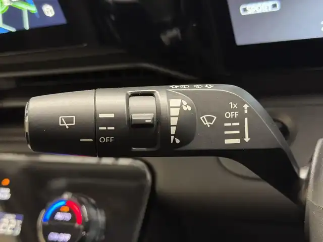 日産 セレナ e－パワー ハイウェイスター V 三重県 2025(令7)年 0.1千km プリズムホワイト 登録済未使用車/e-POWER/FF/インパネCVT/純正 12.3インチ Nissan Connectナビ/（AM/FM/USB/iPod/TV/Bluetooth/HDMI/CarPlay/AndroidAuto）/11インチ 純正後席モニター/アラウンドビューモニター（移動物検知機能付）/両側ハンズフリーオートスライドドア/ドライブレコーダー前後*/ETC2.0*/安全/・プロパイロット・緊急停止支援システム（SOSコール機能付）*/・エマージェンシーブレーキ/・衝突回避ステアリングアシスト/・LI（車線逸脱防止支援システム）＋LDW（車線逸脱警報）/・BSI（後側方衝突防止支援）＋BSW（後側方車両検知警報）/・RCTA（後退時車両検知警報）/・DA（ふらつき警報）/・踏み間違い衝突防止アシスト/・標識検知（進入禁止/最高速度/一時停止）/・フロント＆バックソナー/など/その他装備/・インテリジェントルームミラー*/・左右・後席独立オートエアコン/・オートライト、LEDヘッドライト、アダプティブLEDヘッドライト/・電動パーキングブレーキ＆ブレーキホールド/・USB充電ジャック（TYPE-Ax1、TYPE-Cx5）/・純正16inAW/・保/取/・スマートキーx2/など