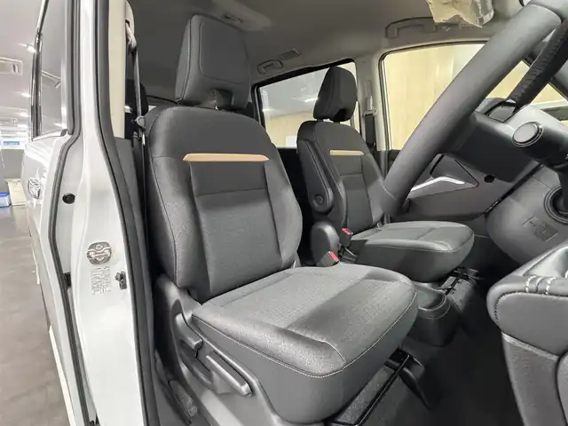 日産 セレナ e－パワー ハイウェイスター V 三重県 2025(令7)年 0.1千km プリズムホワイト 登録済未使用車/e-POWER/FF/インパネCVT/純正 12.3インチ Nissan Connectナビ/（AM/FM/USB/iPod/TV/Bluetooth/HDMI/CarPlay/AndroidAuto）/11インチ 純正後席モニター/アラウンドビューモニター（移動物検知機能付）/両側ハンズフリーオートスライドドア/ドライブレコーダー前後*/ETC2.0*/安全/・プロパイロット・緊急停止支援システム（SOSコール機能付）*/・エマージェンシーブレーキ/・衝突回避ステアリングアシスト/・LI（車線逸脱防止支援システム）＋LDW（車線逸脱警報）/・BSI（後側方衝突防止支援）＋BSW（後側方車両検知警報）/・RCTA（後退時車両検知警報）/・DA（ふらつき警報）/・踏み間違い衝突防止アシスト/・標識検知（進入禁止/最高速度/一時停止）/・フロント＆バックソナー/など/その他装備/・インテリジェントルームミラー*/・左右・後席独立オートエアコン/・オートライト、LEDヘッドライト、アダプティブLEDヘッドライト/・電動パーキングブレーキ＆ブレーキホールド/・USB充電ジャック（TYPE-Ax1、TYPE-Cx5）/・純正16inAW/・保/取/・スマートキーx2/など