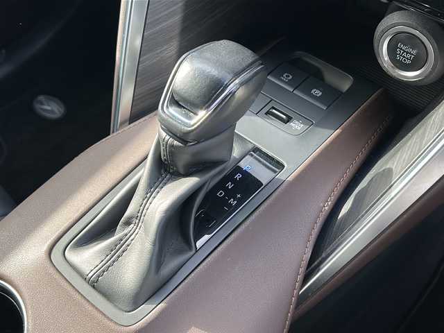 トヨタ ハリアー Z 三重県 2020(令2)年 3.9万km ホワイトパールクリスタルシャイン 純正ナビ /全周囲カメラ/BSM /JBL /デジタルインナーミラー /スペアキー /ビルトインETC2.0/コーナーセンサー/パワーバックドア /パワーシート /USB給電 /レーダークルーズコントロール /レーンキープアシスト/衝突軽減ブレーキ/LEDヘッドライト/オートハイビーム /オートライト/革巻きステアリング/ステアリングスイッチ/ハーフレザーシート/電動格納ミラー/禁煙車