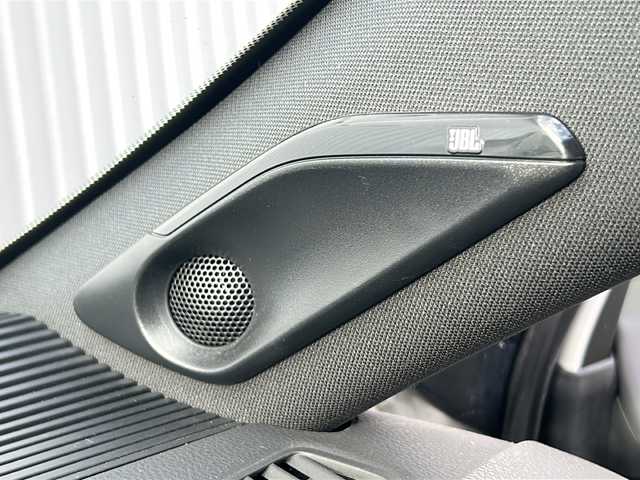 トヨタ ハリアー Z 三重県 2020(令2)年 3.9万km ホワイトパールクリスタルシャイン 純正ナビ /全周囲カメラ/BSM /JBL /デジタルインナーミラー /スペアキー /ビルトインETC2.0/コーナーセンサー/パワーバックドア /パワーシート /USB給電 /レーダークルーズコントロール /レーンキープアシスト/衝突軽減ブレーキ/LEDヘッドライト/オートハイビーム /オートライト/革巻きステアリング/ステアリングスイッチ/ハーフレザーシート/電動格納ミラー/禁煙車