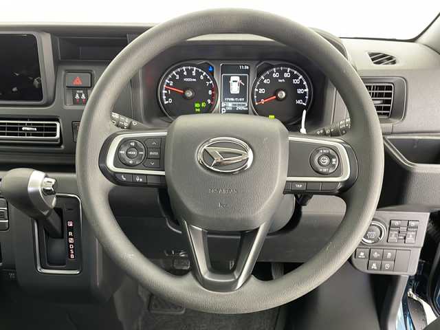 ダイハツ アトレー バン RS 長野県 2025(令7)年 0.3万km レーザーブルークリスタルシャイン 4WD/・4WD LOCK/・4WD AUTO/・2WD切替/ターボ/スマートアシスト/・衝突警報機能/衝突回避支援ブレーキ機能/・ふらつき警報/・路側逸脱警報機能/・誤発進抑制機能/・先行車発進お知らせ機能/・コーナーセンサー/Wエアバッグ/プッシュスタート/アイドリングストップ/スマートキー/オートエアコン/セカンドシート足元サーキュレーター/クルコン/ステアリングスイッチ/両側電動パワースライドドア/オートライト/LEDヘッドライト/LEDフォグランプ/電格ウインカーミラー/ビルトインETC/USB Type-A充電口/トランクルームシガーソケット/ドアバイザー/純正ホイールキャップ付き12インチスチールホイール/車内突っ張りレール/バックカメラ（ナビ無し）