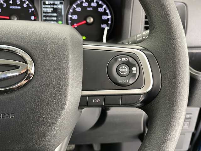 ダイハツ アトレー バン RS 長野県 2025(令7)年 0.3万km レーザーブルークリスタルシャイン 4WD/・4WD LOCK/・4WD AUTO/・2WD切替/ターボ/スマートアシスト/・衝突警報機能/衝突回避支援ブレーキ機能/・ふらつき警報/・路側逸脱警報機能/・誤発進抑制機能/・先行車発進お知らせ機能/・コーナーセンサー/Wエアバッグ/プッシュスタート/アイドリングストップ/スマートキー/オートエアコン/セカンドシート足元サーキュレーター/クルコン/ステアリングスイッチ/両側電動パワースライドドア/オートライト/LEDヘッドライト/LEDフォグランプ/電格ウインカーミラー/ビルトインETC/USB Type-A充電口/トランクルームシガーソケット/ドアバイザー/純正ホイールキャップ付き12インチスチールホイール/車内突っ張りレール/バックカメラ（ナビ無し）