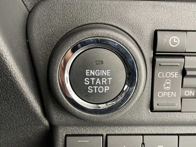 ダイハツ アトレー バン RS 長野県 2025(令7)年 0.3万km レーザーブルークリスタルシャイン 4WD/・4WD LOCK/・4WD AUTO/・2WD切替/ターボ/スマートアシスト/・衝突警報機能/衝突回避支援ブレーキ機能/・ふらつき警報/・路側逸脱警報機能/・誤発進抑制機能/・先行車発進お知らせ機能/・コーナーセンサー/Wエアバッグ/プッシュスタート/アイドリングストップ/スマートキー/オートエアコン/セカンドシート足元サーキュレーター/クルコン/ステアリングスイッチ/両側電動パワースライドドア/オートライト/LEDヘッドライト/LEDフォグランプ/電格ウインカーミラー/ビルトインETC/USB Type-A充電口/トランクルームシガーソケット/ドアバイザー/純正ホイールキャップ付き12インチスチールホイール/車内突っ張りレール/バックカメラ（ナビ無し）