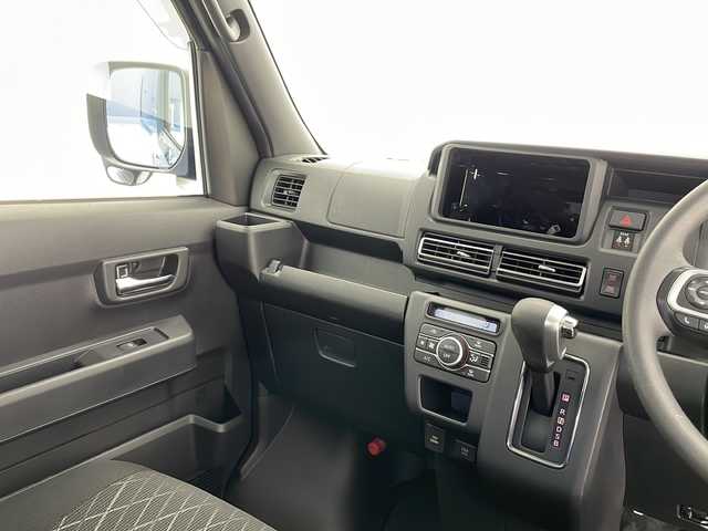 ダイハツ アトレー バン RS 長野県 2025(令7)年 0.3万km レーザーブルークリスタルシャイン 4WD/・4WD LOCK/・4WD AUTO/・2WD切替/ターボ/スマートアシスト/・衝突警報機能/衝突回避支援ブレーキ機能/・ふらつき警報/・路側逸脱警報機能/・誤発進抑制機能/・先行車発進お知らせ機能/・コーナーセンサー/Wエアバッグ/プッシュスタート/アイドリングストップ/スマートキー/オートエアコン/セカンドシート足元サーキュレーター/クルコン/ステアリングスイッチ/両側電動パワースライドドア/オートライト/LEDヘッドライト/LEDフォグランプ/電格ウインカーミラー/ビルトインETC/USB Type-A充電口/トランクルームシガーソケット/ドアバイザー/純正ホイールキャップ付き12インチスチールホイール/車内突っ張りレール/バックカメラ（ナビ無し）