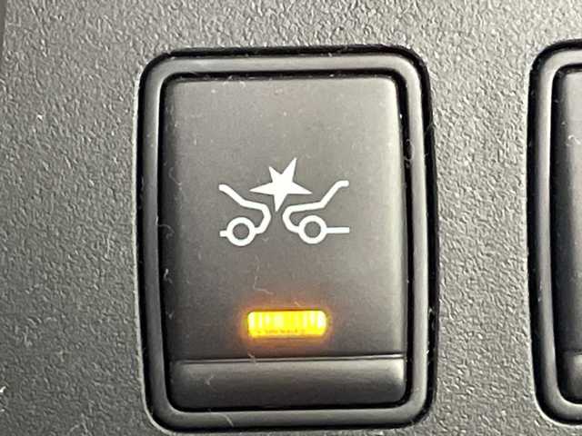 日産 セレナ HWS S HV Vセレ +Sefty 群馬県 2016(平28)年 7万km ダイヤモンドブラック 純正１１型後席モニター　/純正８型ナビ　/全周囲カメラ　/フルセグＴＶ　/ＥＴＣ　/両側電動スライドドア　/クルーズコントロール　/衝突被害軽減ブレーキ　/レーンアシスト　/ＨＩＤヘッドライト　/オートライト　/禁煙車