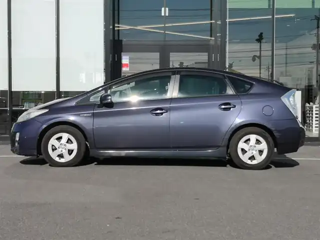 トヨタ プリウス S　LEDエディション 茨城県 2011(平23)年 19.8万km ダークバイオレットマイカメタリック 純正ナビ/【TV・HDD・CD・DVD・AM・FM・SD・BT・iPod・VTR】/Bカメラ/ETC/ステリモ/オートライト/Fフォグ/LEDライト/純正フロアマット/純正ホイールカバー/プッシュスタート/スマートキー/ヘッドライトウォッシャー/電格ミラー/ウインカーミラー
