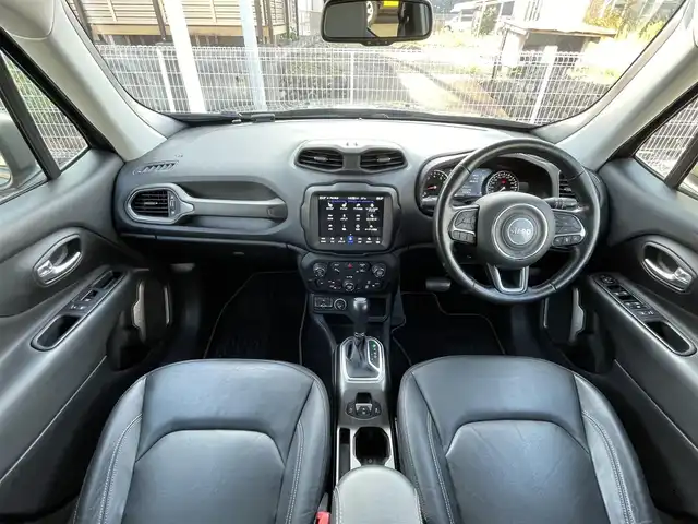 クライスラー・ジープ ジープ レネゲード リミテッド 静岡県 2019(令1)年 6.7万km グラニトクリスタル 黒革/パワーシート/シートヒーター/純正ナビ/(Bluetooth/AppleCarPlay/AUX/USB/フルセグ)/ACC/衝突被害軽減システム/ステアリングヒーター/ブラインドスポットモニター/アダブティブヘッドライト/バックカメラ/自動防眩式ルーム ミラー/前席シートバックポケット/純正17インチアルミホイール/純正フロアマット/ETC/保証書/取扱説明書
