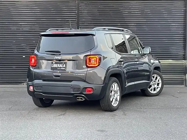 クライスラー・ジープ ジープ レネゲード リミテッド 静岡県 2019(令1)年 6.7万km グラニトクリスタル 黒革/パワーシート/シートヒーター/純正ナビ/(Bluetooth/AppleCarPlay/AUX/USB/フルセグ)/ACC/衝突被害軽減システム/ステアリングヒーター/ブラインドスポットモニター/アダブティブヘッドライト/バックカメラ/自動防眩式ルーム ミラー/前席シートバックポケット/純正17インチアルミホイール/純正フロアマット/ETC/保証書/取扱説明書