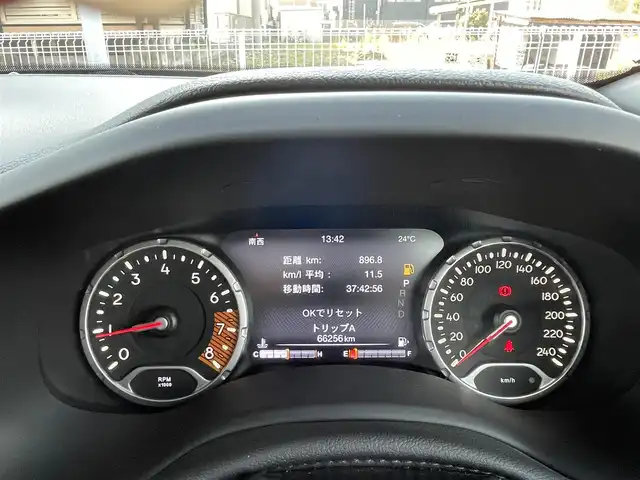 クライスラー・ジープ ジープ レネゲード リミテッド 静岡県 2019(令1)年 6.7万km グラニトクリスタル 黒革/パワーシート/シートヒーター/純正ナビ/(Bluetooth/AppleCarPlay/AUX/USB/フルセグ)/ACC/衝突被害軽減システム/ステアリングヒーター/ブラインドスポットモニター/アダブティブヘッドライト/バックカメラ/自動防眩式ルーム ミラー/前席シートバックポケット/純正17インチアルミホイール/純正フロアマット/ETC/保証書/取扱説明書