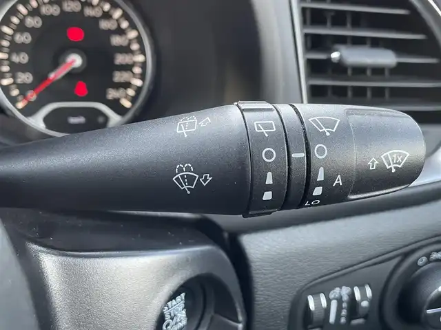 クライスラー・ジープ ジープ レネゲード リミテッド 静岡県 2019(令1)年 6.7万km グラニトクリスタル 黒革/パワーシート/シートヒーター/純正ナビ/(Bluetooth/AppleCarPlay/AUX/USB/フルセグ)/ACC/衝突被害軽減システム/ステアリングヒーター/ブラインドスポットモニター/アダブティブヘッドライト/バックカメラ/自動防眩式ルーム ミラー/前席シートバックポケット/純正17インチアルミホイール/純正フロアマット/ETC/保証書/取扱説明書