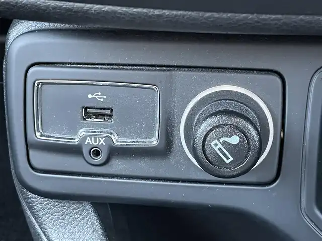 クライスラー・ジープ ジープ レネゲード リミテッド 静岡県 2019(令1)年 6.7万km グラニトクリスタル 黒革/パワーシート/シートヒーター/純正ナビ/(Bluetooth/AppleCarPlay/AUX/USB/フルセグ)/ACC/衝突被害軽減システム/ステアリングヒーター/ブラインドスポットモニター/アダブティブヘッドライト/バックカメラ/自動防眩式ルーム ミラー/前席シートバックポケット/純正17インチアルミホイール/純正フロアマット/ETC/保証書/取扱説明書