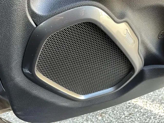 クライスラー・ジープ ジープ レネゲード リミテッド 静岡県 2019(令1)年 6.7万km グラニトクリスタル 黒革/パワーシート/シートヒーター/純正ナビ/(Bluetooth/AppleCarPlay/AUX/USB/フルセグ)/ACC/衝突被害軽減システム/ステアリングヒーター/ブラインドスポットモニター/アダブティブヘッドライト/バックカメラ/自動防眩式ルーム ミラー/前席シートバックポケット/純正17インチアルミホイール/純正フロアマット/ETC/保証書/取扱説明書