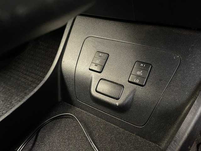 トヨタ プリウス ＰＨＶ G 兵庫県 2015(平27)年 7.3万km ホワイトパールクリスタルシャイン 純正SDナビ(CD/DVD/SD/Bt/フルセグ)/・NSZA-X64T/バックカメラ/レザーシート/シートヒーター/パワーシート/クルーズコントロール/ステアリングヒーター/ドライブレコーダー/ビルトインETC/LEDヘッドライト/フォグライト/社外１７AW/純正マット・バイザー