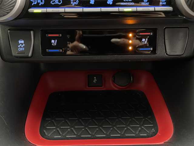 トヨタ ＲＡＶ４ アドベンチャー オフロードPKG 長野県 2022(令4)年 4.4万km グレーメタリック ４WD/純正ディスプレイオーディオ/純正ナビ/バックカメラ/Bluetooth Audio/Apple car play/D席パワーシート/前席シートヒーター/前席エアシート/ステアリングヒーター/プリクラッシュセーフティ/レーダークルーズコントロール/ブラインドスポットモニター/レーンディパーチャーアラート/オートマチックハイビーム/LEDヘッドライト/オートライト/スマートキー/コーナーセンサー