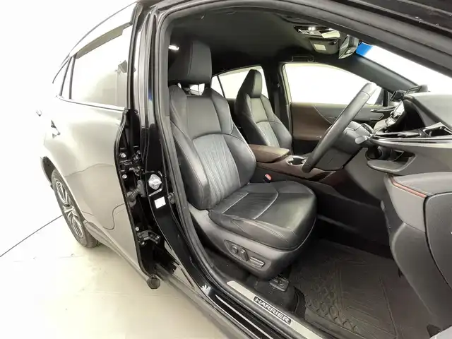 トヨタ ハリアー G 福井県 2020(令2)年 7.2万km プレシャスブラックパール 純正メモリナビ機能付きディスプレイオーディオ/（ＦＭ／ＡＭ／ＢＴ／ＵＳＢ）/ハーフレザーシート/電子パーキング/パワーバックドア/内装色：ブラウン/純正ビルトインＥＴＣ　/電動シート/デジタルインナーミラー