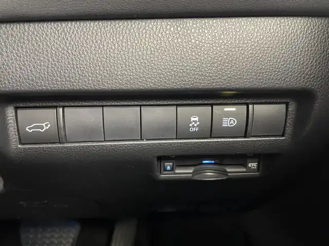 トヨタ ハリアー G 福井県 2020(令2)年 7.2万km プレシャスブラックパール 純正メモリナビ機能付きディスプレイオーディオ/（ＦＭ／ＡＭ／ＢＴ／ＵＳＢ）/ハーフレザーシート/電子パーキング/パワーバックドア/内装色：ブラウン/純正ビルトインＥＴＣ　/電動シート/デジタルインナーミラー