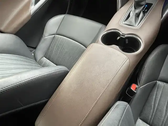 トヨタ ハリアー G 福井県 2020(令2)年 7.2万km プレシャスブラックパール 純正メモリナビ機能付きディスプレイオーディオ/（ＦＭ／ＡＭ／ＢＴ／ＵＳＢ）/ハーフレザーシート/電子パーキング/パワーバックドア/内装色：ブラウン/純正ビルトインＥＴＣ　/電動シート/デジタルインナーミラー