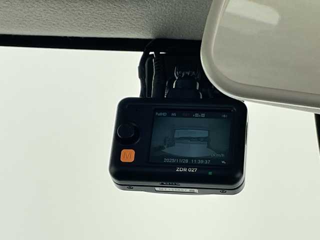 スズキ ジムニー シエラ JC 愛知県 2023(令5)年 1.7万km ミディアムグレー 9型ナビ/クルーズコントロール/シートヒーター/バックカメラ/純正アルミホイール/LEDヘッドライト/オートマチックハイビーム/ダウンヒルアシストコントロール/ドライブレコーダー/ETC/衝突軽減システム/フルセグ/CD DVD/Bluetooth/ステアリングスイッチ/スマートキー/プッシュスタート