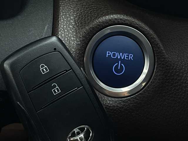 トヨタ ヤリスクロス ハイブリッド Z 新潟県 2022(令4)年 2.8万km グレイッシュブルー 4WD/トヨタセーフティセンス/2本出しマフラー/純正ディーラーナビ/Bluetooth/フルセグTV/パノラミックビューモニター/レーダークルーズコントロール/LEDオートライト/ハーフレザーシート/パワーシート/シートヒーター/純正18インチアルミホイール/電格ミラー/ウィンカーミラー/ブラインドスポットモニター/レーントレーシングアラート/スマートキー/ビルトインETC