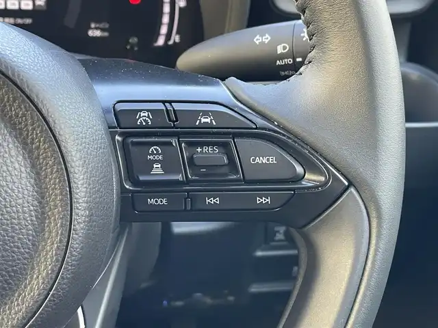 トヨタ シエンタ ハイブリッド Z 東京都 2025(令7)年 1.5万km アーバンカーキ 純正ナビ　/Bluetooth　/フルセグTV　/全周囲カメラ　/両側電動スライドドア　/レーダークルーズコントロールシステム　/BSM　/ドライブレコーダー　/純正フロアマット　/純正LED　/衝突被害軽減システム/ABS/横滑り防止装置/コーナーセンサー/レーンアシスト/盗難防止装置/オートライト/オートマチックハイビーム