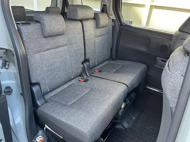 トヨタ シエンタ ハイブリッド Z 東京都 2025(令7)年 1.5万km アーバンカーキ 純正ナビ　/Bluetooth　/フルセグTV　/全周囲カメラ　/両側電動スライドドア　/レーダークルーズコントロールシステム　/BSM　/ドライブレコーダー　/純正フロアマット　/純正LED　/衝突被害軽減システム/ABS/横滑り防止装置/コーナーセンサー/レーンアシスト/盗難防止装置/オートライト/オートマチックハイビーム