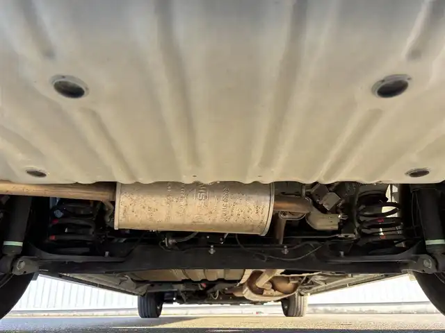 日産 セレナ e－パワー ハイウェイスター V 滋賀県 2020(令2)年 4.3万km ブリリアントホワイトパール 2トーン 日産プロパイロット/衝突軽減ブレーキ/車線逸脱警報/標識認識システム/ブラインドスポットモニター/アラウンドビューモニター/純正10インチメモリナビ/(フルセグTV CD DVD Blu-ray Bluetooth USB)/純正後席モニター/シートヒーター/両側パワースライドドア/革巻きステアリング/ステアリングリモコン/ステアリングヒーター/電動パーキングブレーキ/オートブレーキホールド/電動格納ミラー/ウインカーミラー/ETC/前後ドライブレコーダー/純正フロアマット/LEDオートヘッドライト