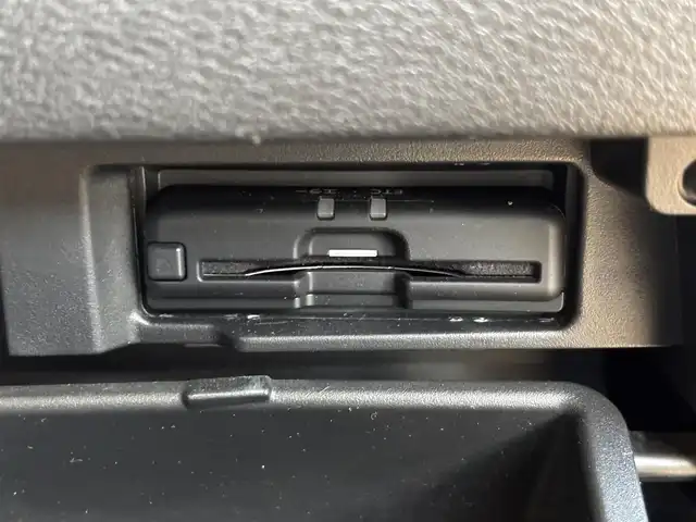 日産 セレナ e－パワー ハイウェイスター V 滋賀県 2020(令2)年 4.3万km ブリリアントホワイトパール 2トーン 日産プロパイロット/衝突軽減ブレーキ/車線逸脱警報/標識認識システム/ブラインドスポットモニター/アラウンドビューモニター/純正10インチメモリナビ/(フルセグTV CD DVD Blu-ray Bluetooth USB)/純正後席モニター/シートヒーター/両側パワースライドドア/革巻きステアリング/ステアリングリモコン/ステアリングヒーター/電動パーキングブレーキ/オートブレーキホールド/電動格納ミラー/ウインカーミラー/ETC/前後ドライブレコーダー/純正フロアマット/LEDオートヘッドライト