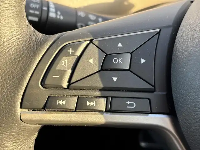 日産 セレナ e－パワー ハイウェイスター V 滋賀県 2020(令2)年 4.3万km ブリリアントホワイトパール 2トーン 日産プロパイロット/衝突軽減ブレーキ/車線逸脱警報/標識認識システム/ブラインドスポットモニター/アラウンドビューモニター/純正10インチメモリナビ/(フルセグTV CD DVD Blu-ray Bluetooth USB)/純正後席モニター/シートヒーター/両側パワースライドドア/革巻きステアリング/ステアリングリモコン/ステアリングヒーター/電動パーキングブレーキ/オートブレーキホールド/電動格納ミラー/ウインカーミラー/ETC/前後ドライブレコーダー/純正フロアマット/LEDオートヘッドライト