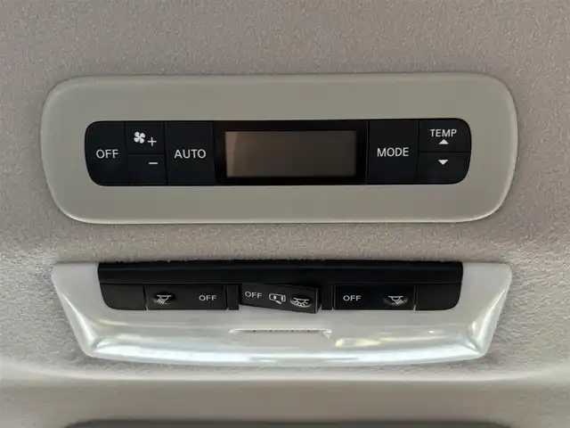 日産 セレナ e－パワー ハイウェイスター V 滋賀県 2020(令2)年 4.3万km ブリリアントホワイトパール 2トーン 日産プロパイロット/衝突軽減ブレーキ/車線逸脱警報/標識認識システム/ブラインドスポットモニター/アラウンドビューモニター/純正10インチメモリナビ/(フルセグTV CD DVD Blu-ray Bluetooth USB)/純正後席モニター/シートヒーター/両側パワースライドドア/革巻きステアリング/ステアリングリモコン/ステアリングヒーター/電動パーキングブレーキ/オートブレーキホールド/電動格納ミラー/ウインカーミラー/ETC/前後ドライブレコーダー/純正フロアマット/LEDオートヘッドライト