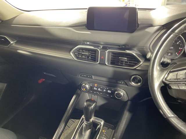 マツダ ＣＸ－５ XD プロアクティブ 福岡県 2018(平30)年 7.4万km スノーフレイクホワイトパールマイカ 【メーカーOP】/ドライビングポジションサポートパッケージ/運転席10wayパワーシート＆シートメモリー/運転席＆助手席シートヒーター/ステアリングヒーター/CD/DVDプレーヤー＋地上デジタルテレビチューナー/360度ビューモニター＋フロントパーキングセンサー/【主要装備】/アルパイン後席フリップダウンモニター/純正ナビ　/バックカメラ　/レーダークルーズコントロール　/スマートキー　/プッシュスタート　/純正１９インチアルミホイール　/ＥＴＣ　/ドラレコ/LEDヘッドライト/プリクラッシュセーフティ/横滑り防止機能/スペアキー有り
